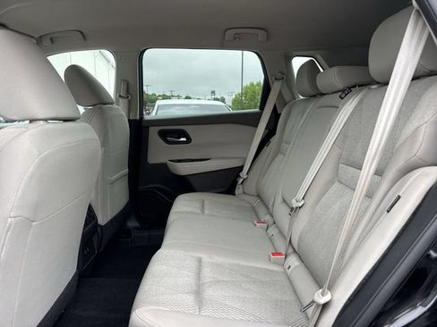 Used 2025 Nissan Rogue SV FWD image 9