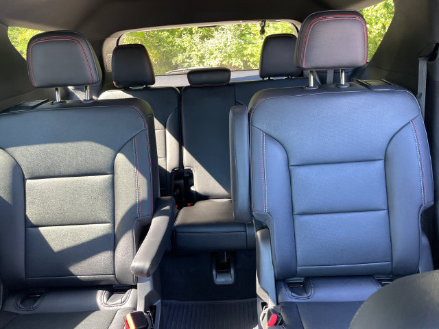 Used 2026 Chevrolet Traverse Z71 w/ LPO, Floor Liner Package AWD/4WD image 38