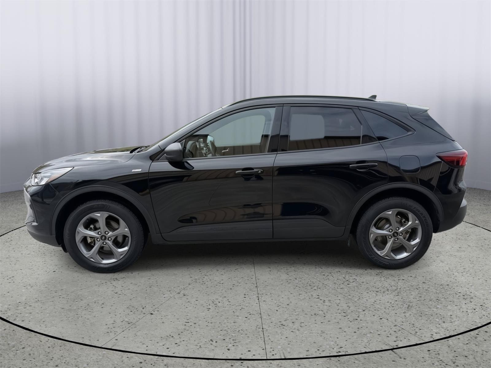 Used 2025 Ford Escape ST-Line AWD/4WD image 2