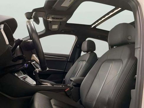 Used 2020 Audi Q3 2.0T Premium w/ Convenience Package image 28