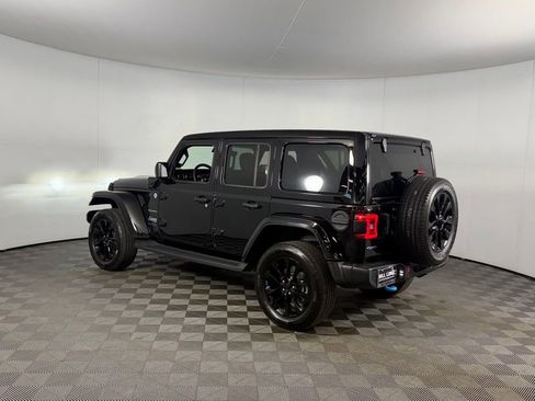 Used 2023 Jeep Wrangler Unlimited Sahara w/ Safety Group AWD/4WD image 8