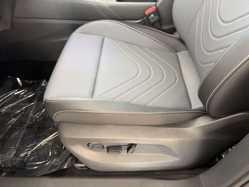 New 2026 Volkswagen Tiguan SE FWD image 14