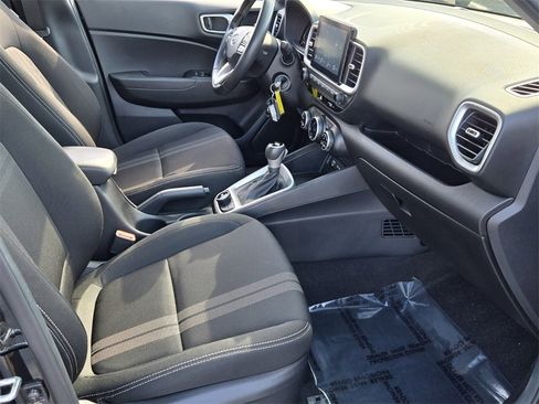 Certified 2023 Hyundai Venue SEL w/ Cargo Package image 15