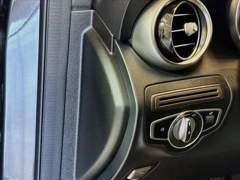 Used 2022 Mercedes-Benz GLC 300 4MATIC image 10