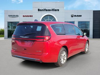 Used 2026 Chrysler Pacifica Limited