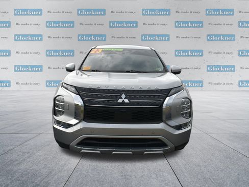Used 2023 Mitsubishi Outlander SE AWD/4WD image 2