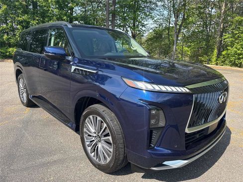 Certified 2025 INFINITI QX80 Sensory image 4