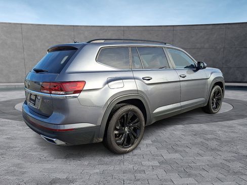 Used 2022 Volkswagen Atlas SE w/ Panoramic Sunroof Package image 11