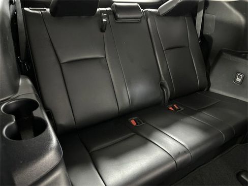 Used 2023 Toyota Highlander XLE image 28