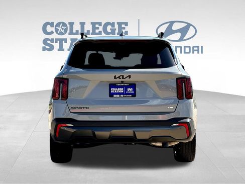 Used 2025 Kia Sorento SX Prestige w/ Olive Brown Leather Package AWD/4WD image 9