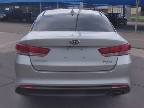 Used 2017 Kia Optima LX w/ Option Group 014 FWD image 8