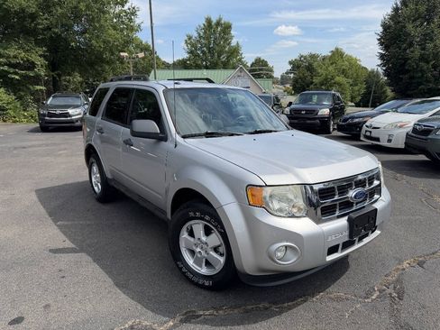 Used 2011 Ford Escape XLT AWD/4WD image 1