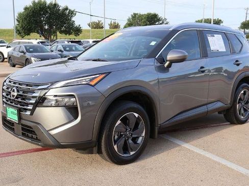 Certified 2026 Nissan Rogue SV w/ SV Premium Package FWD image 3