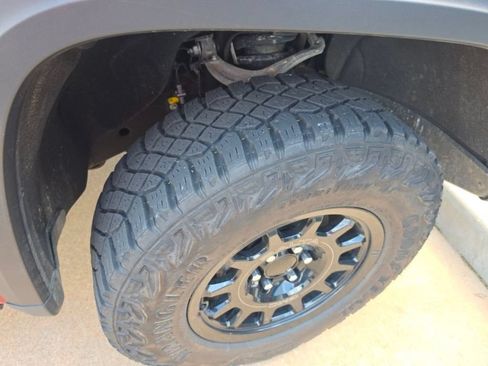 Used 2023 GMC Sierra 1500 AT4X w/ AT4X AEV Edition AWD/4WD image 13