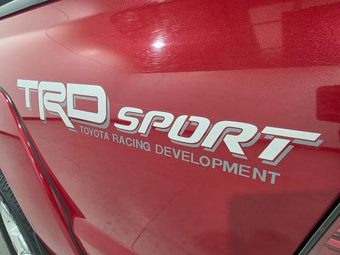 Used 2015 Toyota Tacoma Base image 31