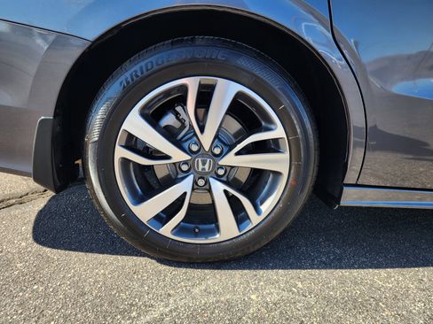 Used 2023 Honda Odyssey Touring image 11