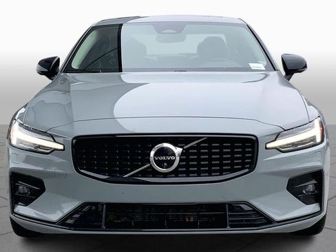 Used 2024 Volvo S60 B5 Plus image 3