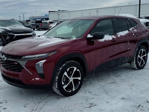 Certified 2024 Chevrolet Trax RS w/ Driver Confidence Package image 4