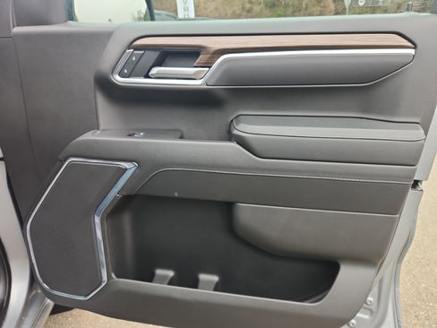 Used 2025 Chevrolet Silverado 1500 LT image 44