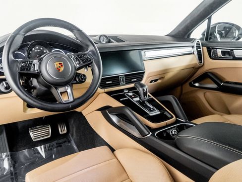 Used 2023 Porsche Cayenne Turbo w/ Premium Package Plus (PI3) image 2