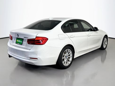 Used 2018 BMW 320i Sedan RWD image 10