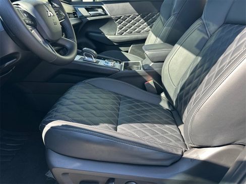 Used 2024 Mitsubishi Outlander SEL image 10