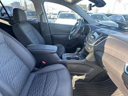 Used 2019 Chevrolet Equinox LT w/ Driver Convenience Package image 16