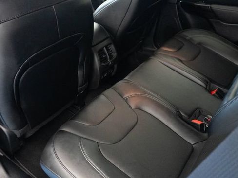 Used 2023 Jeep Cherokee Altitude Lux AWD/4WD image 20