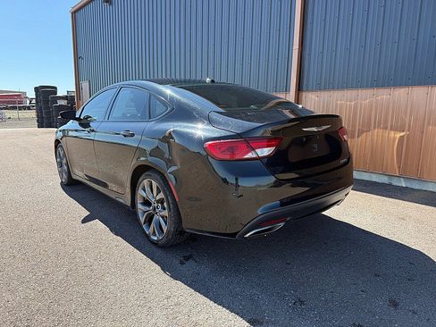 Used 2015 Chrysler 200 S FWD image 6