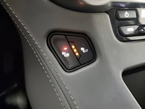 Used 2018 Chevrolet Tahoe LT w/ Luxury Package image 34