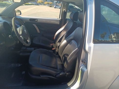 Used 2007 Volkswagen Beetle Coupe w/ Package 1 image 11