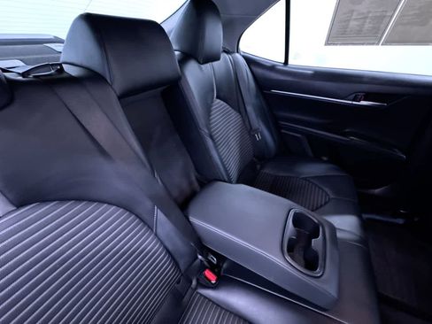 Used 2021 Toyota Camry SE image 39