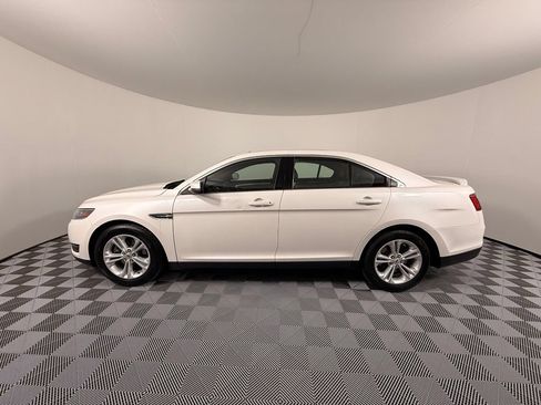 Used 2017 Ford Taurus SEL w/ Equipment Group 201A FWD image 13