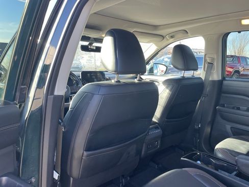 Used 2023 Nissan Pathfinder Platinum image 24