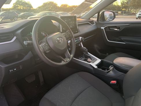 Used 2024 Toyota RAV4 XLE image 9
