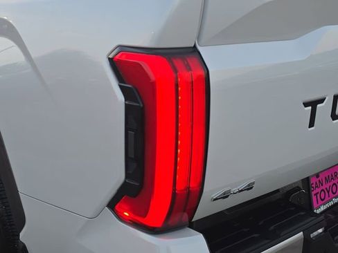 Used 2025 Toyota Tundra Limited image 34