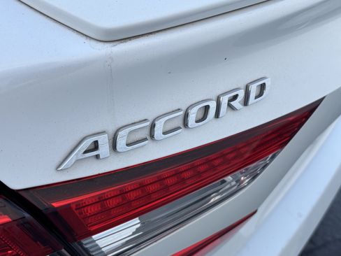 Used 2020 Honda Accord Sport image 3