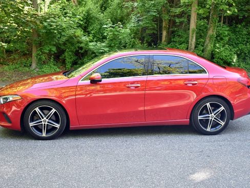 Used 2019 Mercedes-Benz A 220 4MATIC image 3