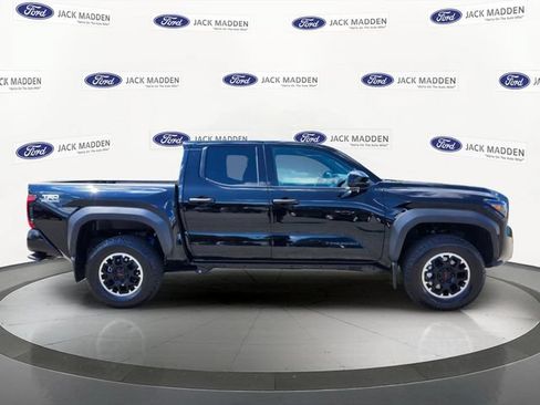 Used 2026 Toyota Tacoma TRD Off-Road AWD/4WD image 6