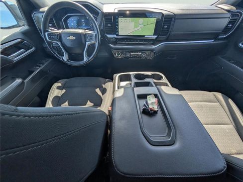 Used 2022 Chevrolet Silverado 1500 LT w/ Z71 Off-Road Package image 32