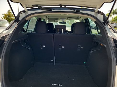 Used 2023 Nissan Kicks SR FWD image 9