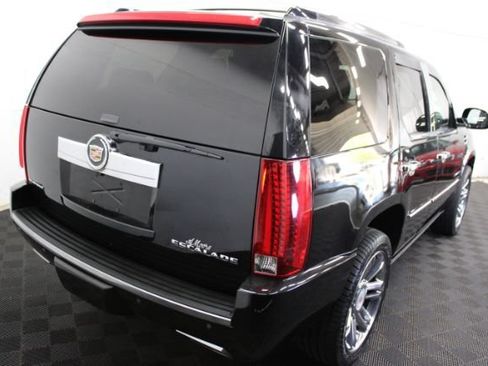 Used 2013 Cadillac Escalade Platinum AWD/4WD image 8