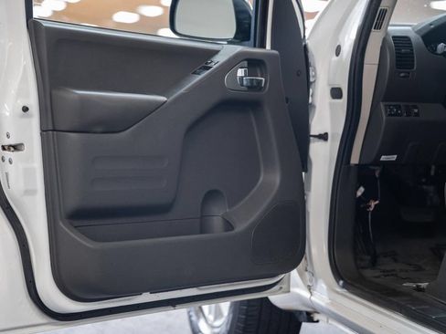 Used 2021 Nissan Frontier SV RWD image 34