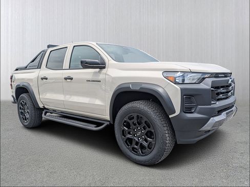 New 2026 Chevrolet Colorado Trail Boss w/ Midnight Edition AWD/4WD image 1