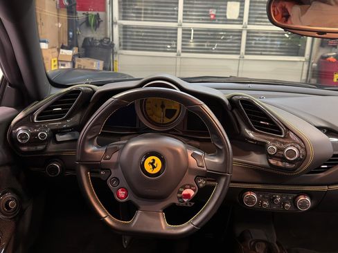 Used 2018 Ferrari 488 GTB image 18