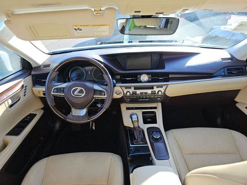Used 2018 Lexus ES 350 w/ Premier Package image 10