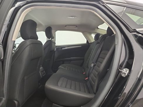 Used 2017 Ford Fusion SE w/ Fusion SE Technology Package FWD image 31
