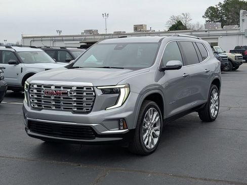 Used 2024 GMC Acadia Denali image 3