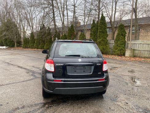 Used 2012 Suzuki SX4 AWD Hatchback image 4