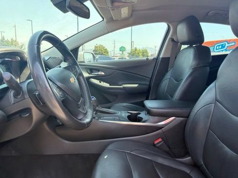 Used 2017 Chevrolet Volt Premier w/ Driver Confidence Package FWD image 19